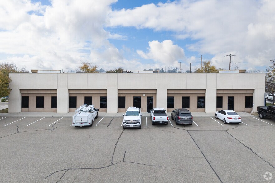 2990 E Annadale Ave, Fresno, CA à vendre - Photo de l’immeuble – Image 2 sur 4