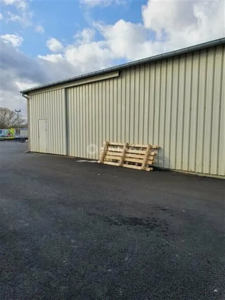 Local d’activités dans Seichamps à louer - Photo de l’immeuble – Image 3 sur 6