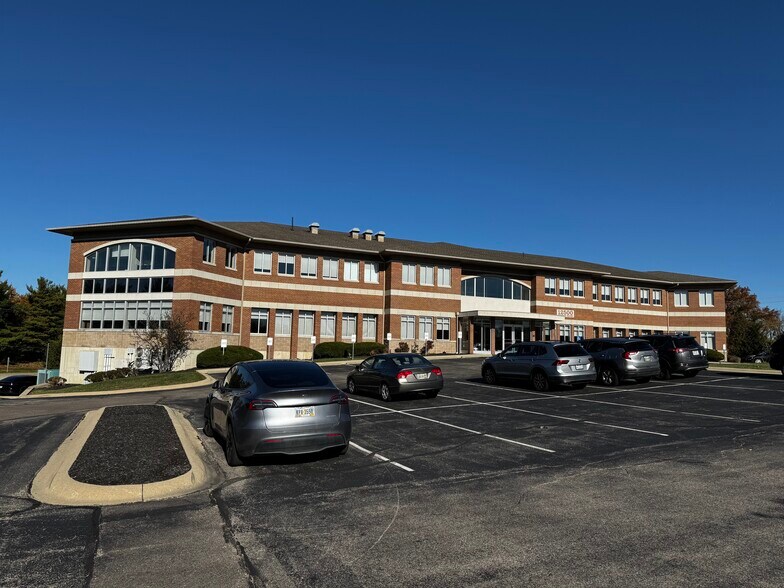 12500 Reed Hartman Hwy, Cincinnati, OH à louer - Photo de l’immeuble – Image 1 sur 16