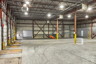 10862 Steeles Ave E, Milton, ON à louer Photo intérieure– Image 2 sur 11