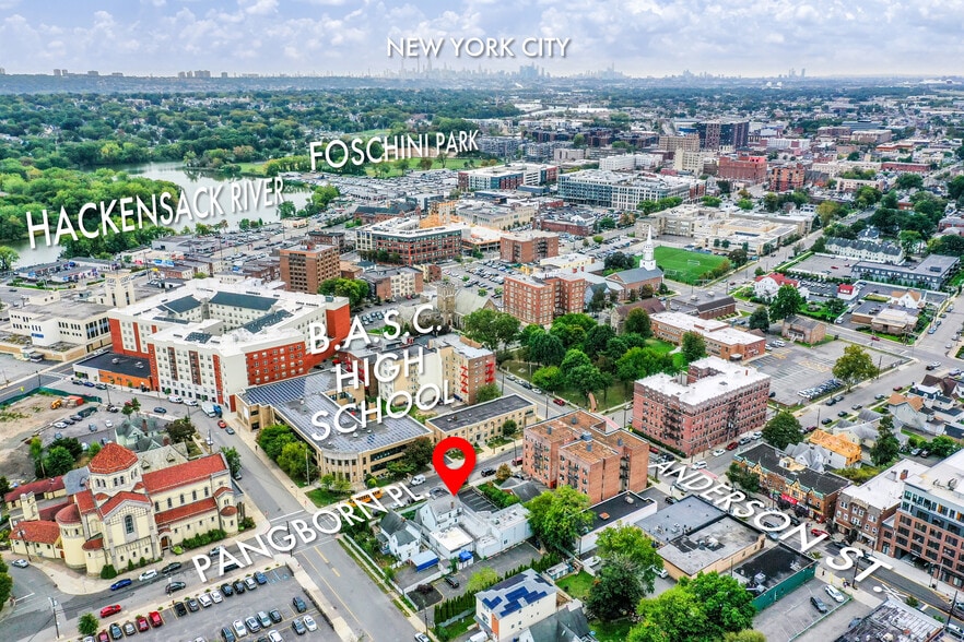 35 Pangborn Pl, Hackensack, NJ à louer - Photo de l’immeuble – Image 3 sur 25