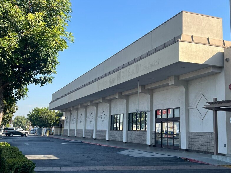 15908-16100 Bellflower Blvd, Bellflower, CA à louer - Photo de l’immeuble – Image 3 sur 9