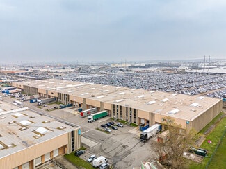 Plus de détails pour 11 Avenue Du 24 Août 1944, Corbas - Industriel/Logistique à louer