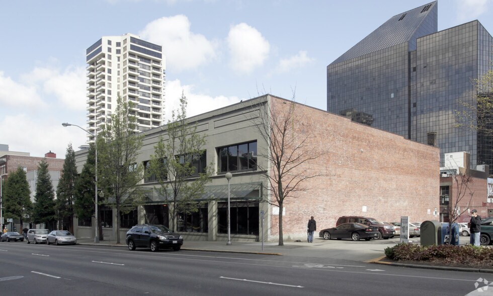 2106 2nd Ave, Seattle, WA à louer - Photo de l’immeuble – Image 2 sur 5