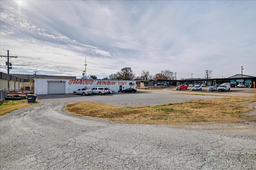 218 S Comanche Ave, Bartlesville, OK à vendre - Photo de l’immeuble – Image 3 sur 19