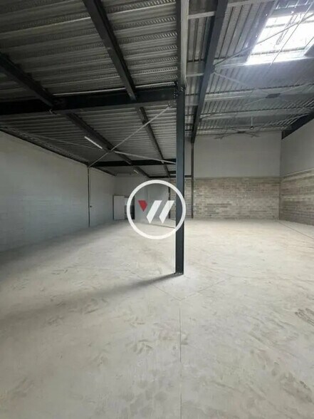 Local d’activités dans Villeneuve-sous-Dammartin à louer - Photo intérieure – Image 3 sur 10