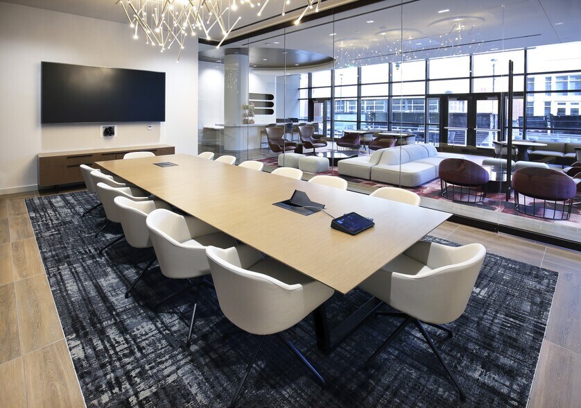 3030 Nowitzki Way, Dallas, TX à louer - Photo intérieure – Image 2 sur 8