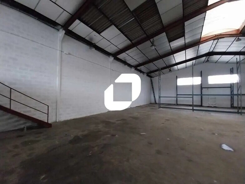 Bureau dans Saint-Priest à louer - Photo de l’immeuble – Image 2 sur 10