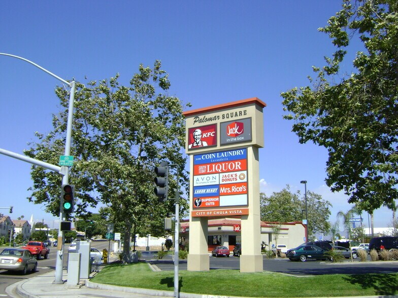1355 SE Broadway Rd, Chula Vista, CA à louer - Photo de l’immeuble – Image 2 sur 11