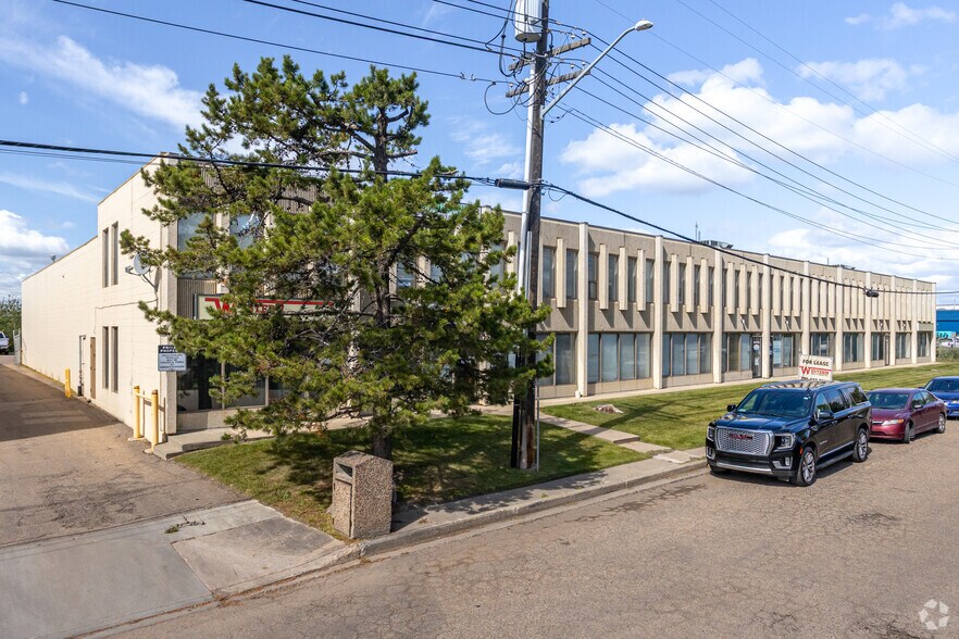 4608-4612 101 St NW, Edmonton, AB à louer - Photo principale – Image 1 sur 2