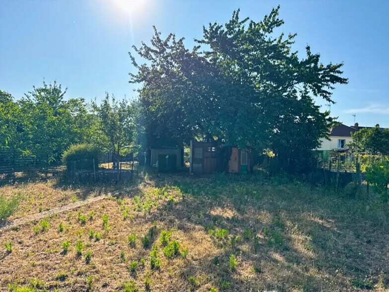 Terrain dans Sablé-sur-Sarthe à vendre - Photo de l’immeuble – Image 3 sur 4