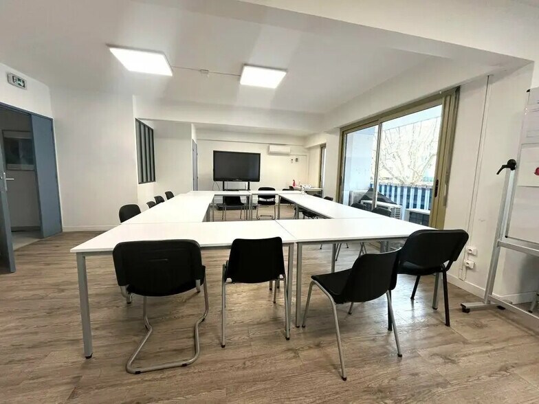 Bureau dans Cagnes-sur-Mer à louer - Photo de l’immeuble – Image 3 sur 6