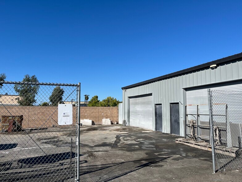 2626 Santa Rosa Ave, Santa Rosa, CA à louer - Photo de l’immeuble – Image 2 sur 2