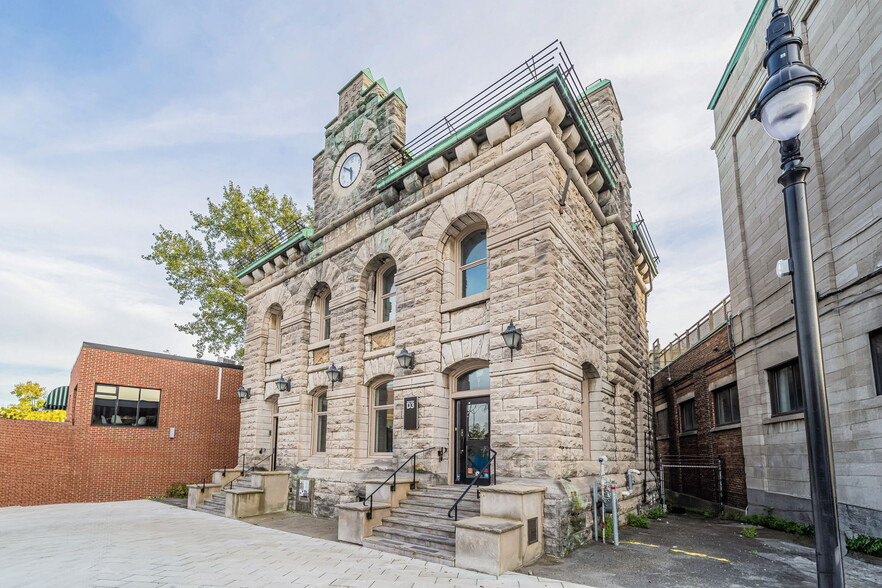 538-540 Pl Saint-Henri, Montréal, QC à louer - Photo de l’immeuble – Image 2 sur 9