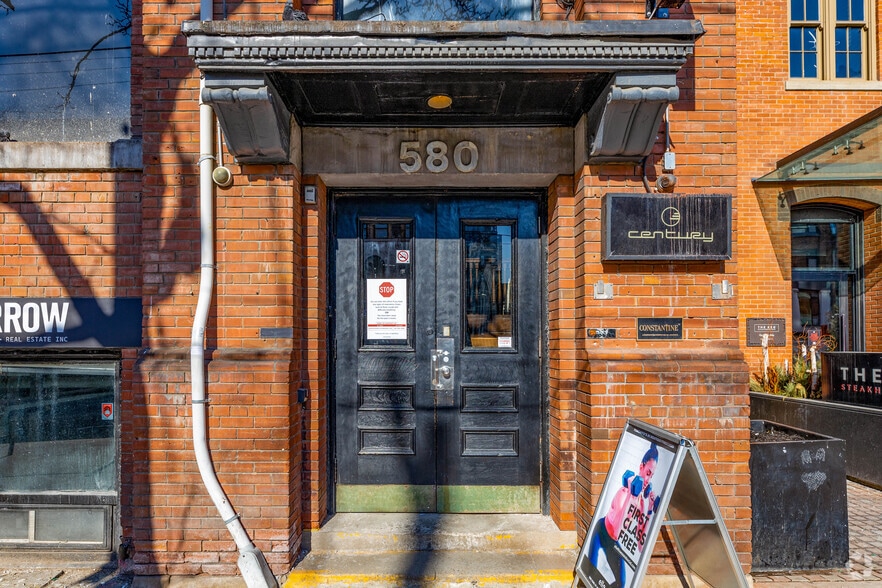 580 King St W, Toronto, ON à louer - Photo de l’immeuble – Image 2 sur 4