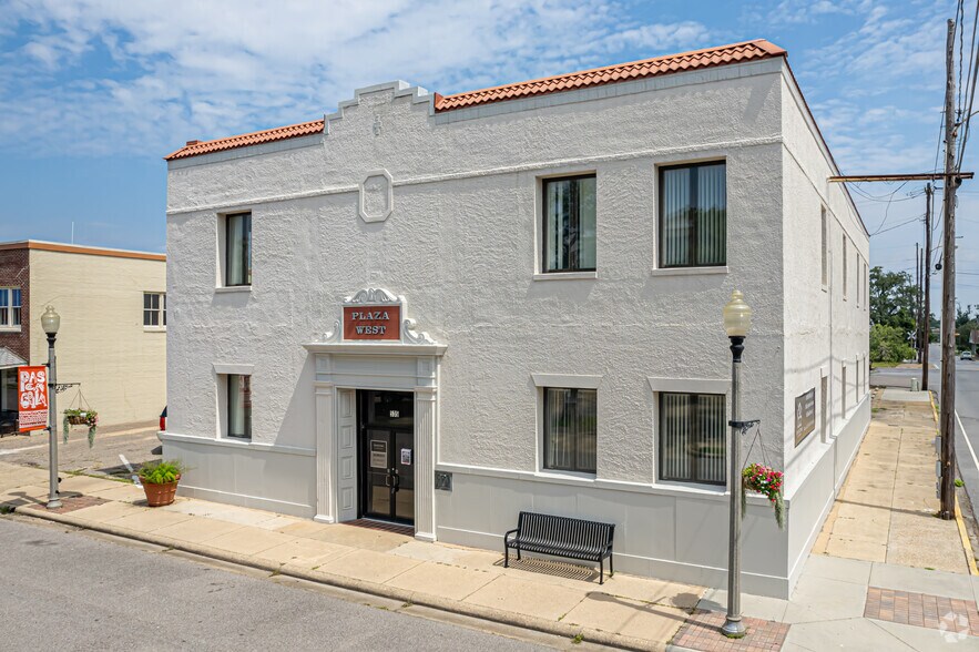 535 Delmas Ave, Pascagoula, MS à louer - Photo de l’immeuble – Image 1 sur 11
