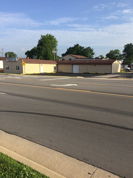 318 E Broadway St, Shelbyville, IN à vendre - Photo principale – Image 1 sur 18