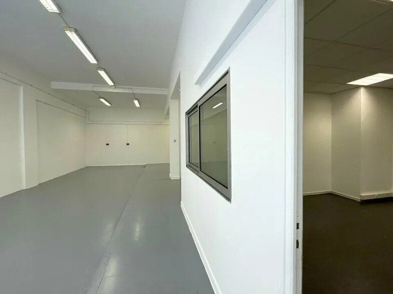 Industriel/Logistique dans Antibes à vendre - Photo intérieure – Image 3 sur 9