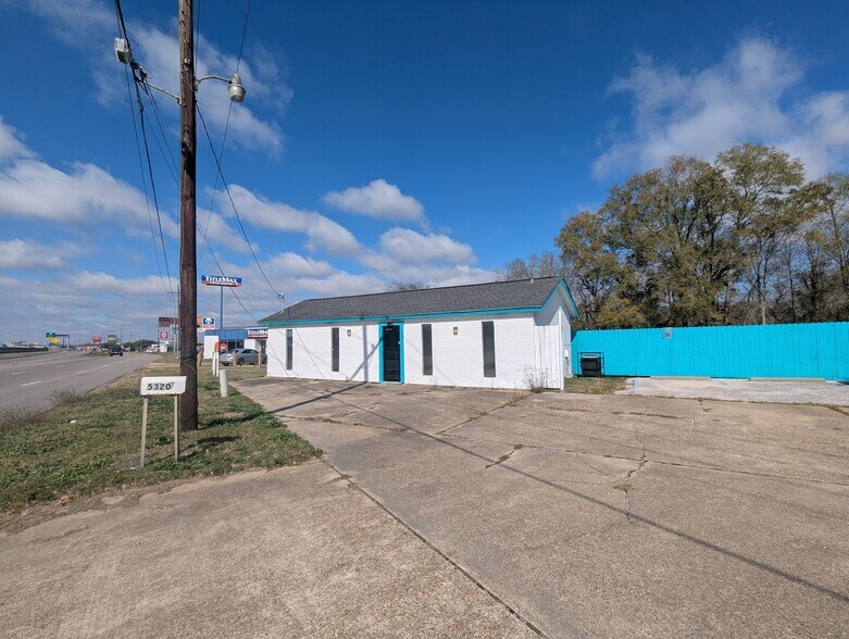 5310 Eastex Fwy, Beaumont, TX à vendre - Photo de l’immeuble – Image 3 sur 15
