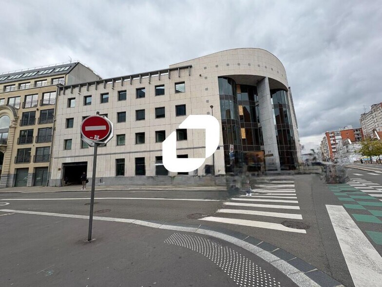 37 Rue Du Vieux Faubourg, Lille à louer - Photo de l’immeuble – Image 3 sur 28