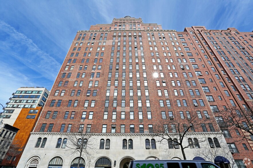 410 W 24th St, New York, NY à louer - Photo de l’immeuble – Image 3 sur 16