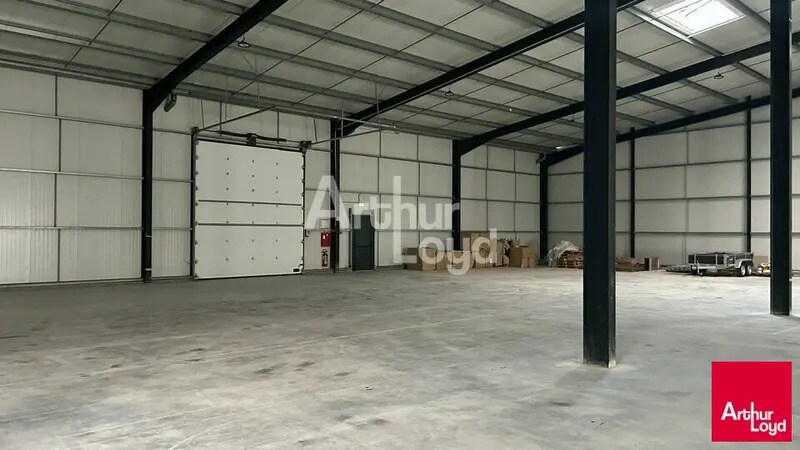 Local d’activités dans Nouan-le-Fuzelier à louer - Photo intérieure – Image 1 sur 3