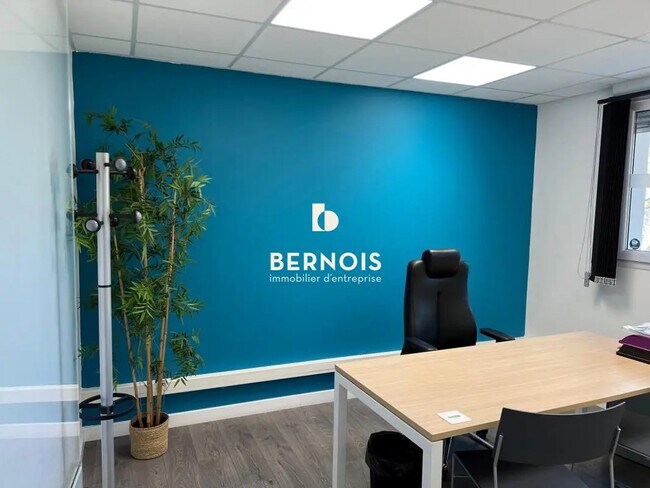 Plus de détails pour Bureau à louer