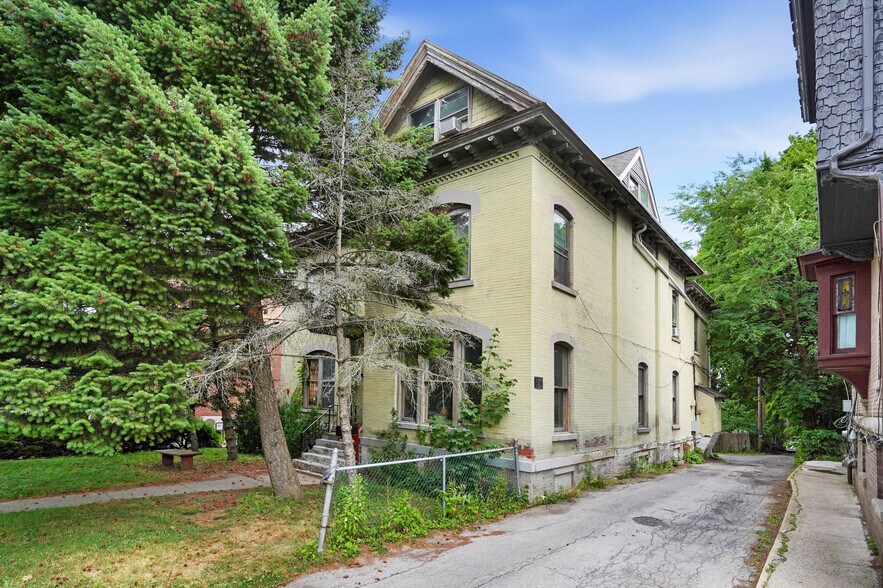 40 S Hamilton St, Poughkeepsie, NY à vendre - Photo de l’immeuble – Image 3 sur 22