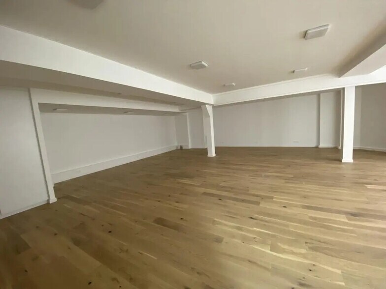 Bureau dans Paris à louer - Photo de l’immeuble – Image 3 sur 8