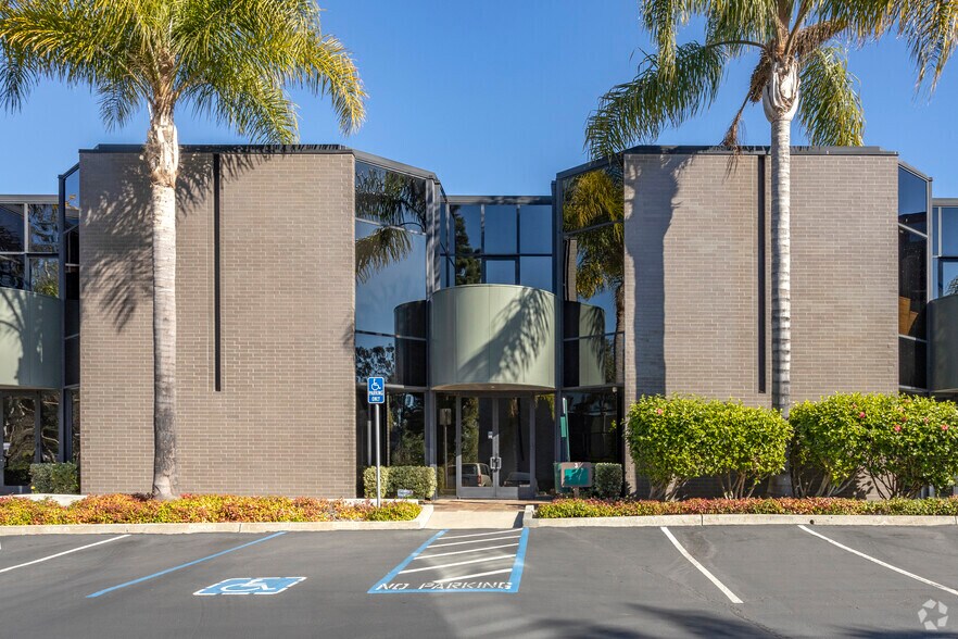 9155 Brown Deer Rd, San Diego, CA à louer - Photo de l’immeuble – Image 2 sur 14