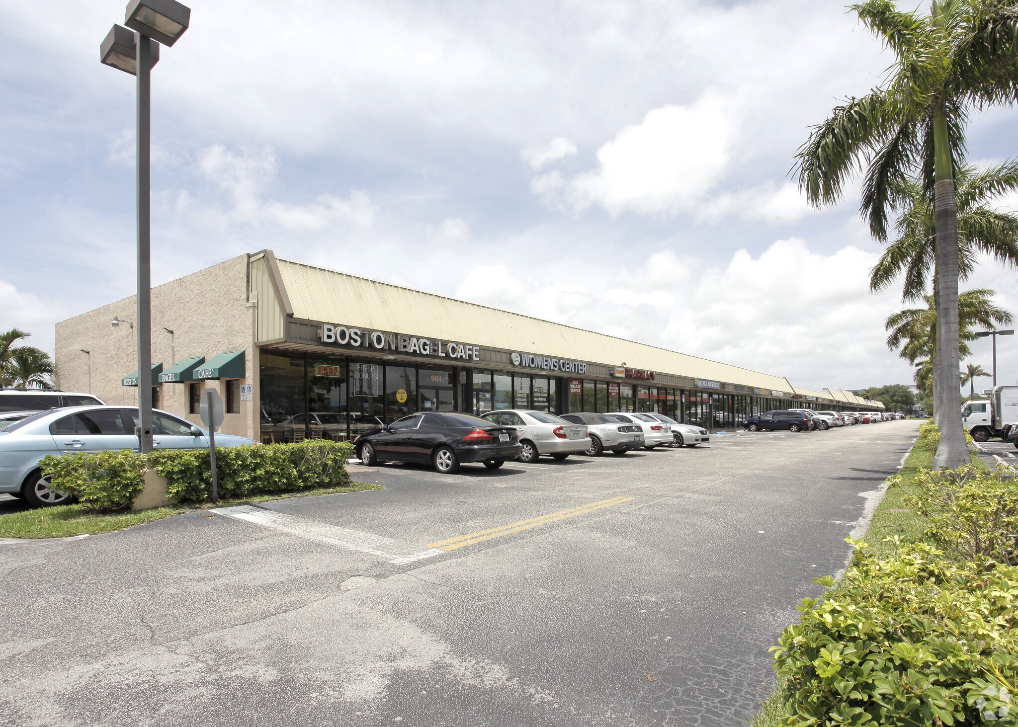 900-964 NE 62nd St, Fort Lauderdale, FL à louer Photo principale– Image 1 sur 18