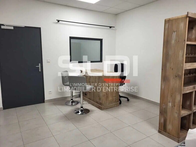 Bureau dans Bourgoin-Jallieu à vendre - Photo de l’immeuble – Image 2 sur 5