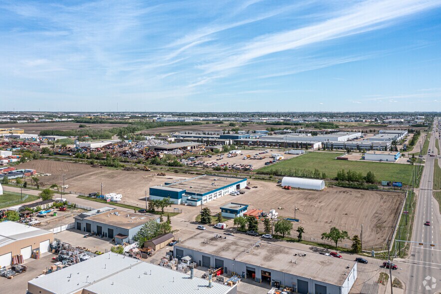 4903 72nd Ave NW, Edmonton, AB à vendre - Aérien – Image 2 sur 4