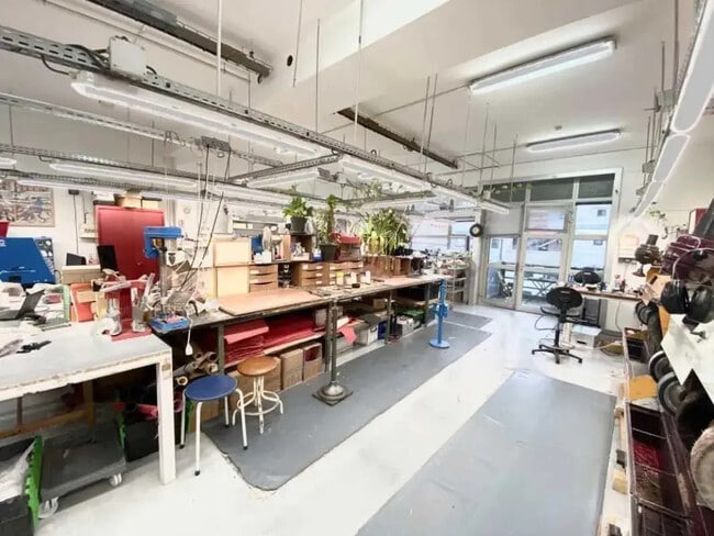 Plus de détails pour Rue Georges Auric, Paris - Local d'activités à louer