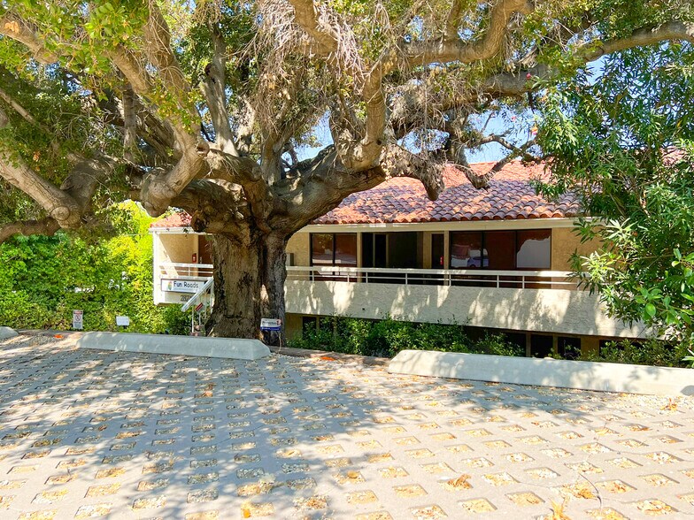 28215 Agoura Rd, Agoura Hills, CA à vendre - Photo de l’immeuble – Image 3 sur 18