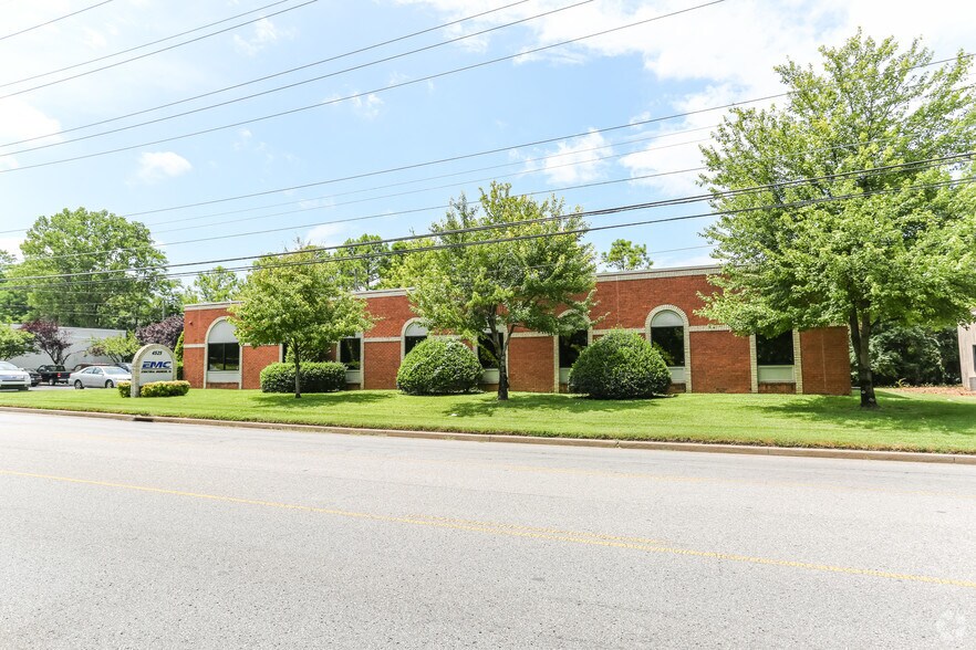 4525 Trousdale Dr, Nashville, TN à vendre - Photo de l’immeuble – Image 2 sur 15