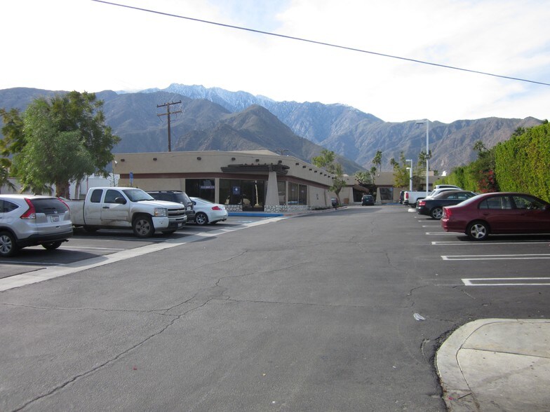 2100 N Palm Canyon Dr, Palm Springs, CA à vendre - Photo de l’immeuble – Image 2 sur 15
