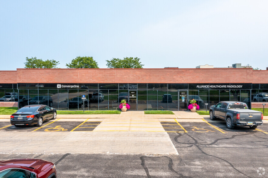 7601 Office Plaza Dr N, West Des Moines, IA à louer - Photo de l’immeuble – Image 3 sur 5