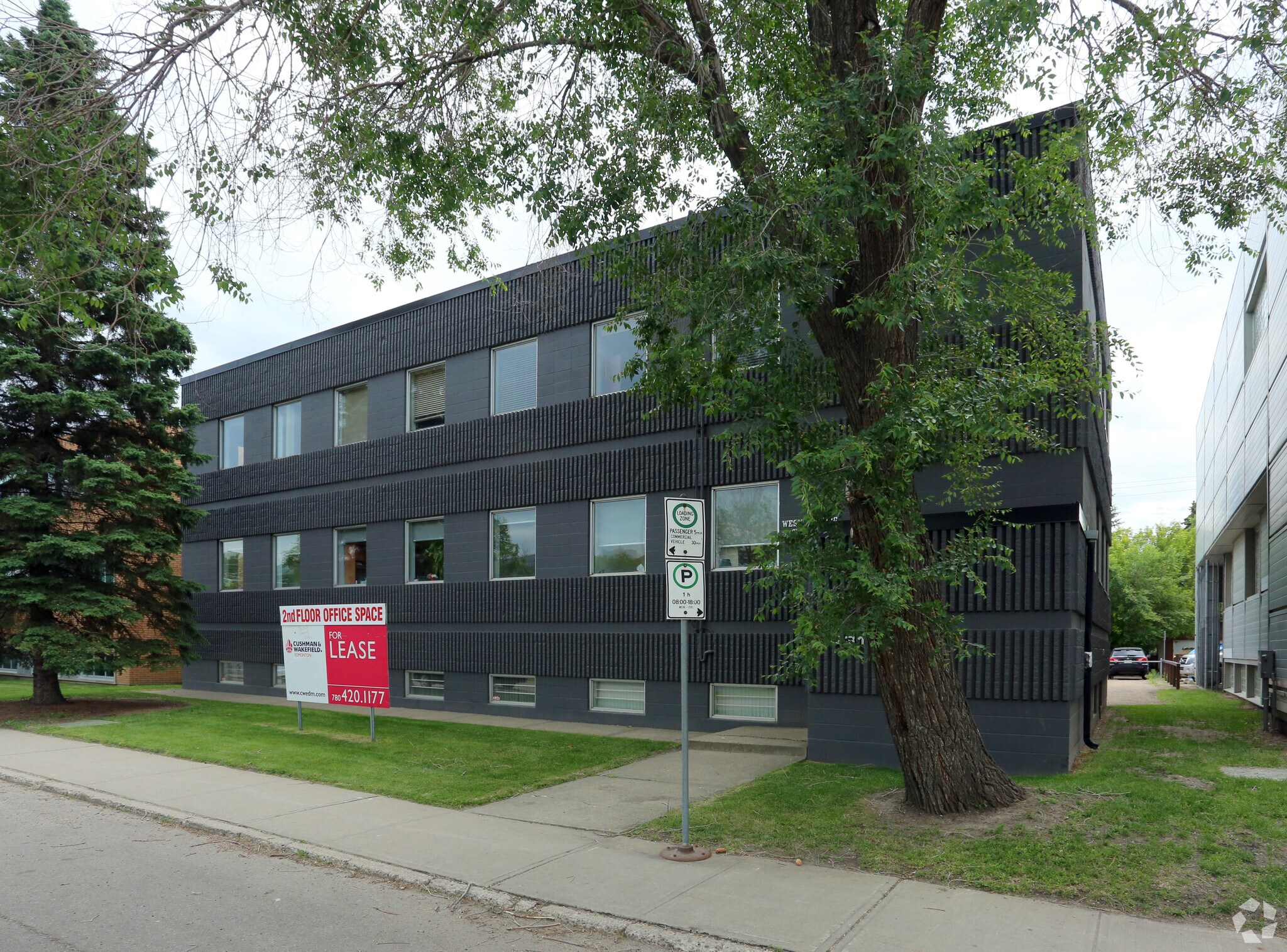 Princess Elizabeth Ave Office Properties portefeuille de 3 biens à vendre sur LoopNet.fr Photo principale– Image 1 sur 4