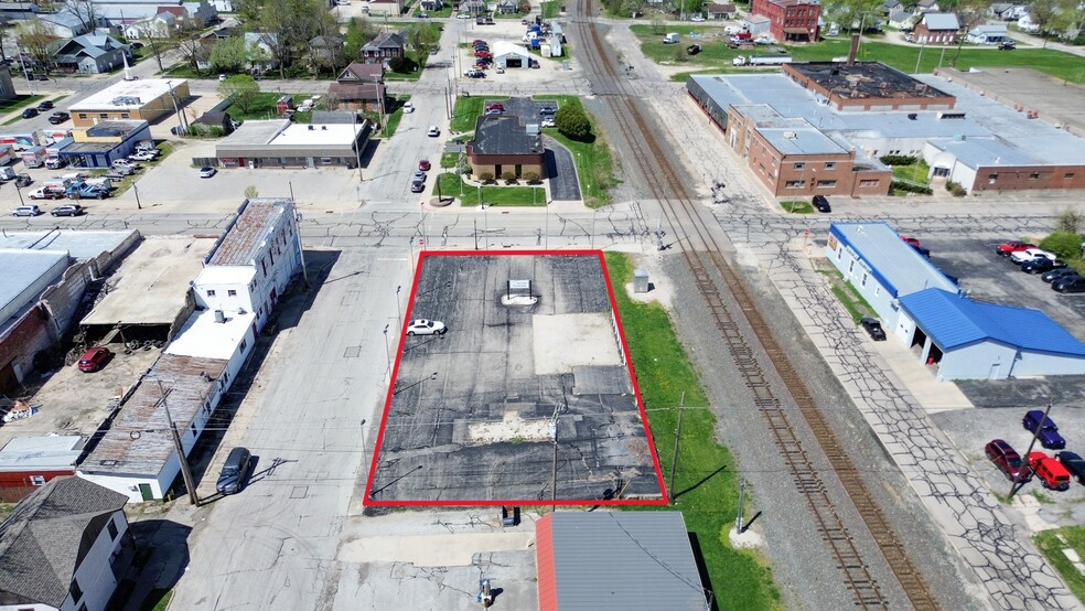 302 N Main St, Winchester, IN à louer - Photo de l’immeuble – Image 1 sur 5