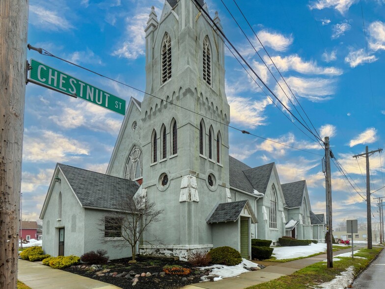 480 State St, Conneaut, OH à vendre - Photo de l’immeuble – Image 2 sur 19