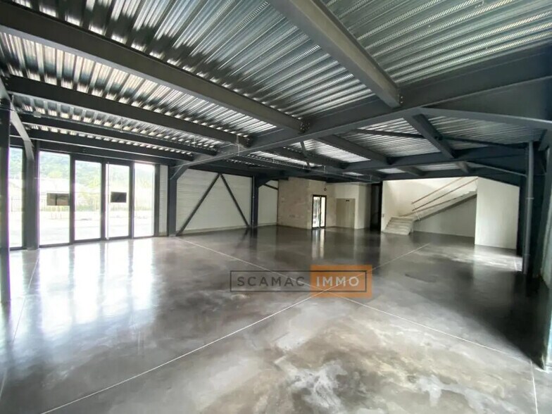 Local commercial dans La Garde à louer - Photo de l’immeuble – Image 2 sur 7