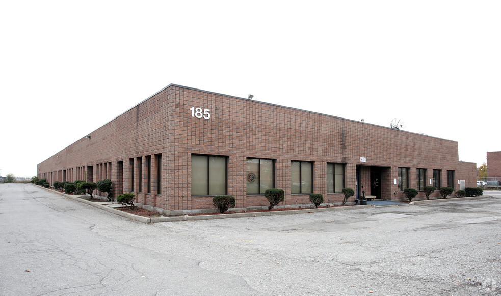 185 Advance Blvd, Brampton, ON à louer - Photo principale – Image 1 sur 4
