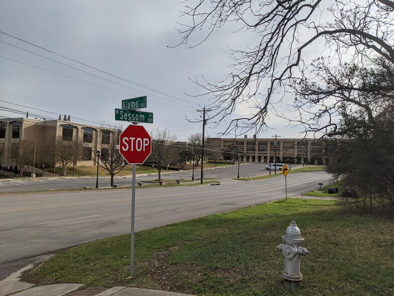 Sessom Dr, San Marcos, TX à vendre - Photo de l’immeuble – Image 3 sur 6