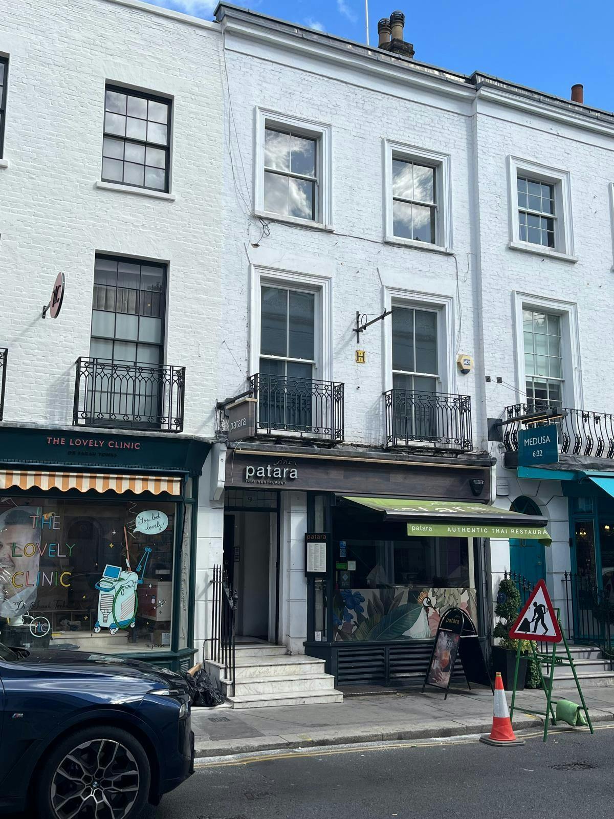 9 Beauchamp Pl, Londres à louer Photo de l’immeuble– Image 1 sur 2