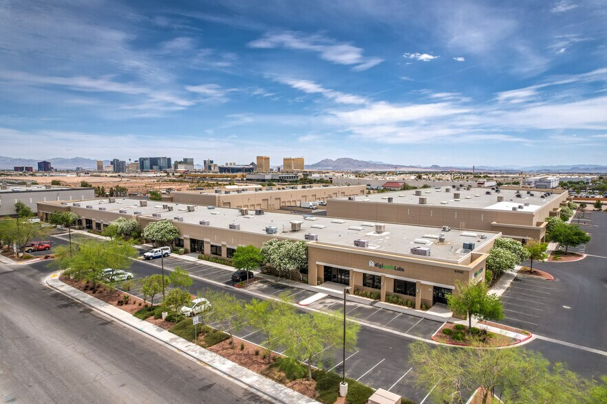 6420 Cameron St, Las Vegas, NV à louer - Photo de l’immeuble – Image 3 sur 9