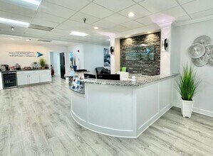 2200 Defense Hwy, Crofton, MD à louer Photo intérieure– Image 2 sur 30