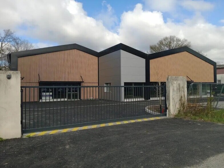 Local commercial dans Pau à louer - Photo de l’immeuble – Image 1 sur 6