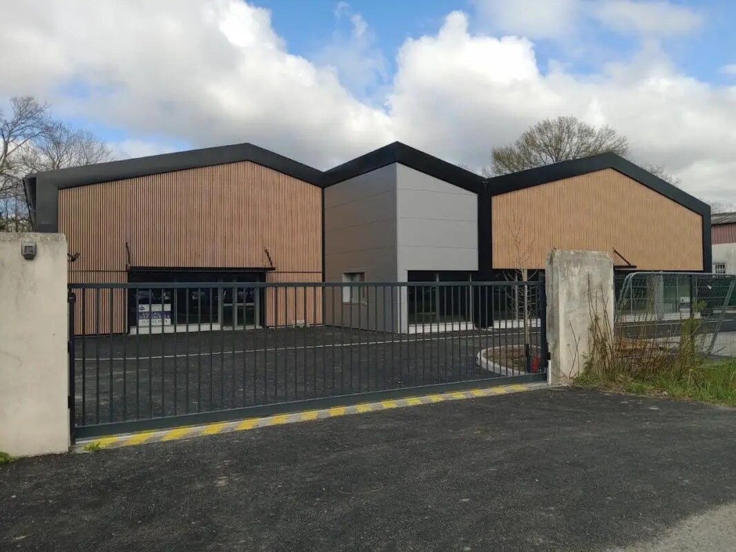 Local commercial dans Pau à louer Photo de l’immeuble– Image 1 sur 7