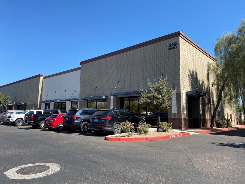 219 S William Dillard Dr, Gilbert, AZ à vendre - Photo principale – Image 1 sur 4